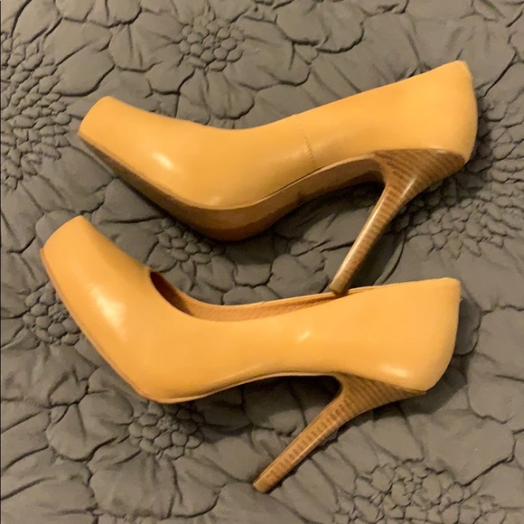 Diego di Lucca Leather Natural High Heels - Picture 5 of 8